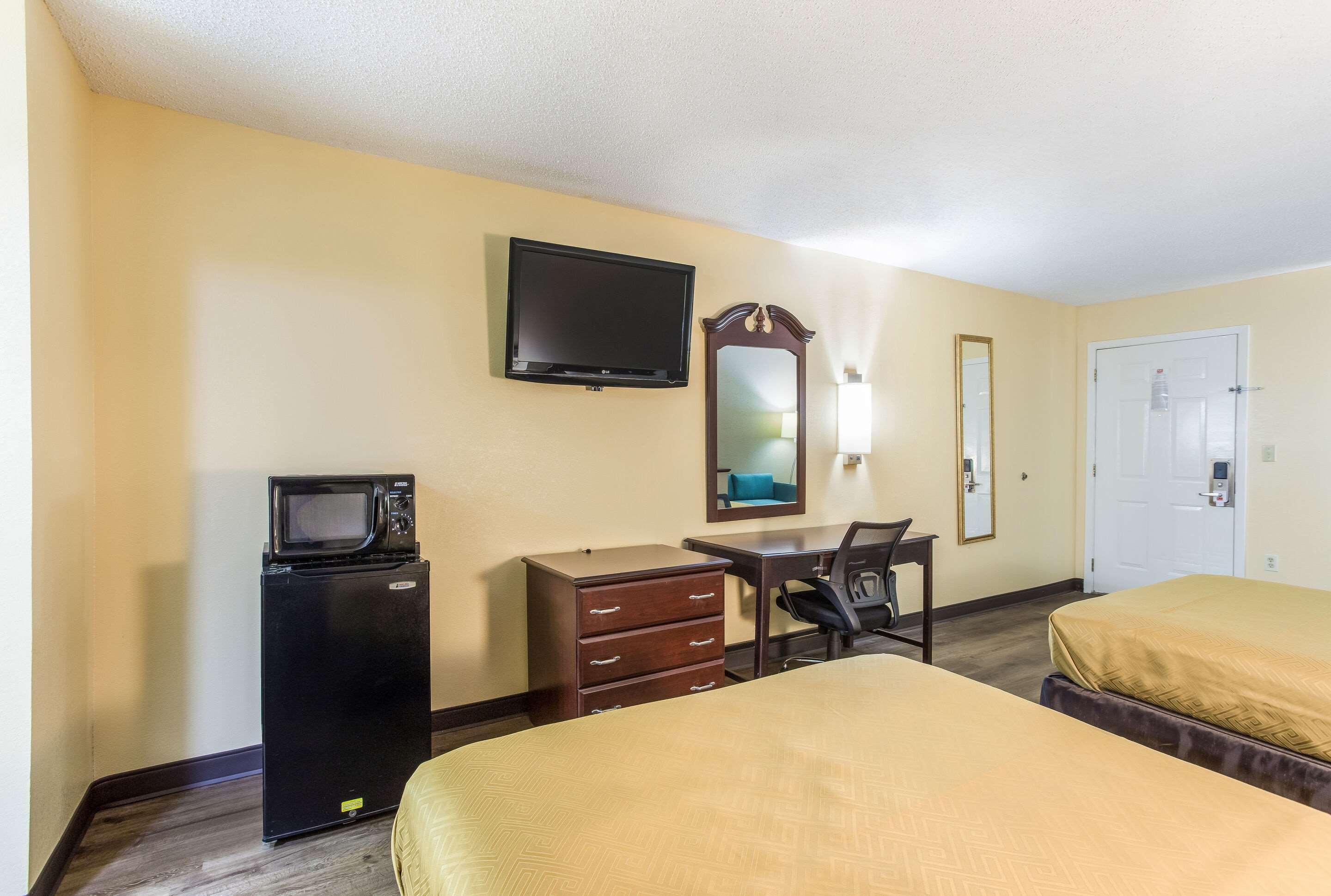 Econo Lodge Clinton Luaran gambar