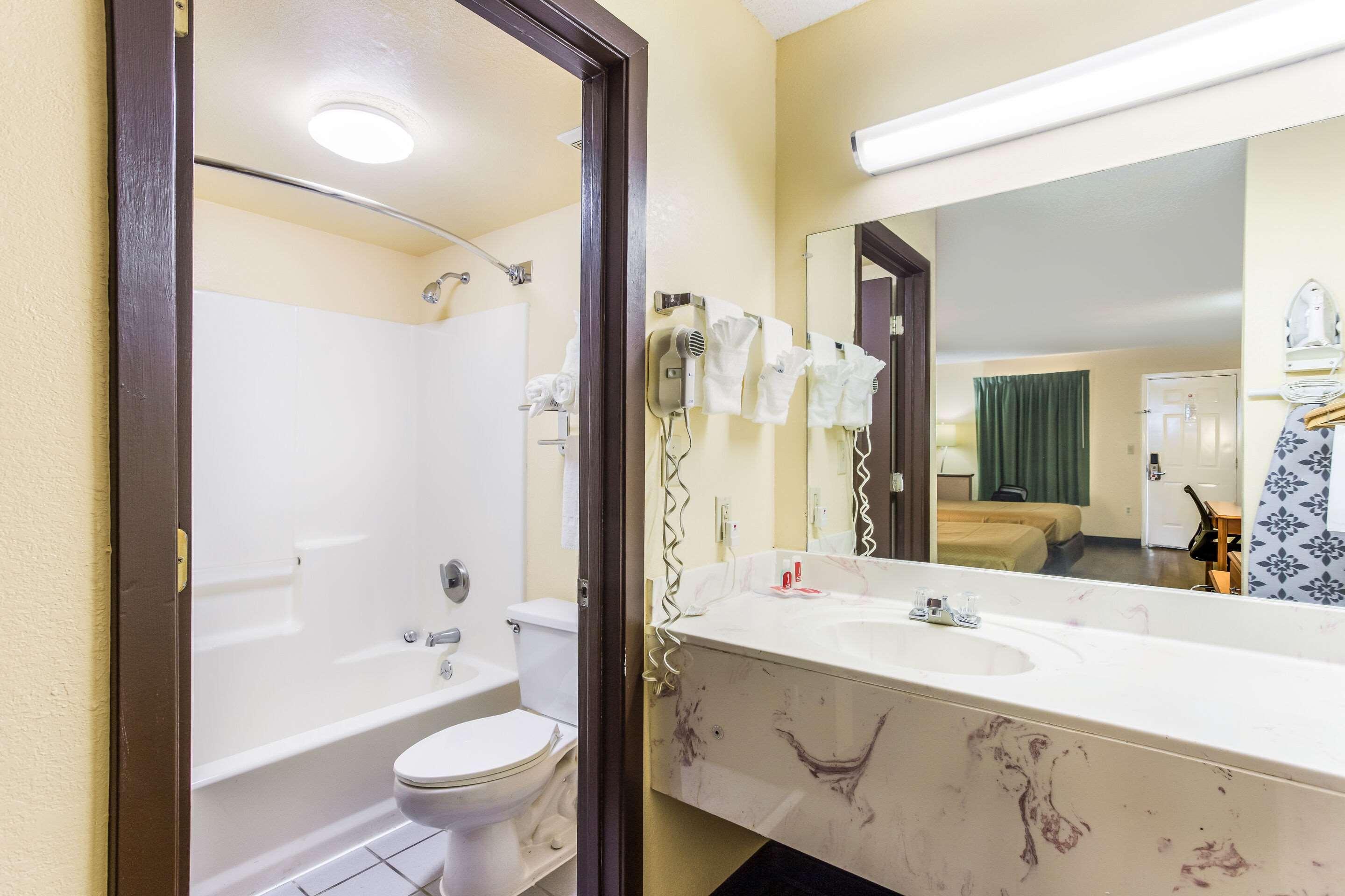 Econo Lodge Clinton Luaran gambar