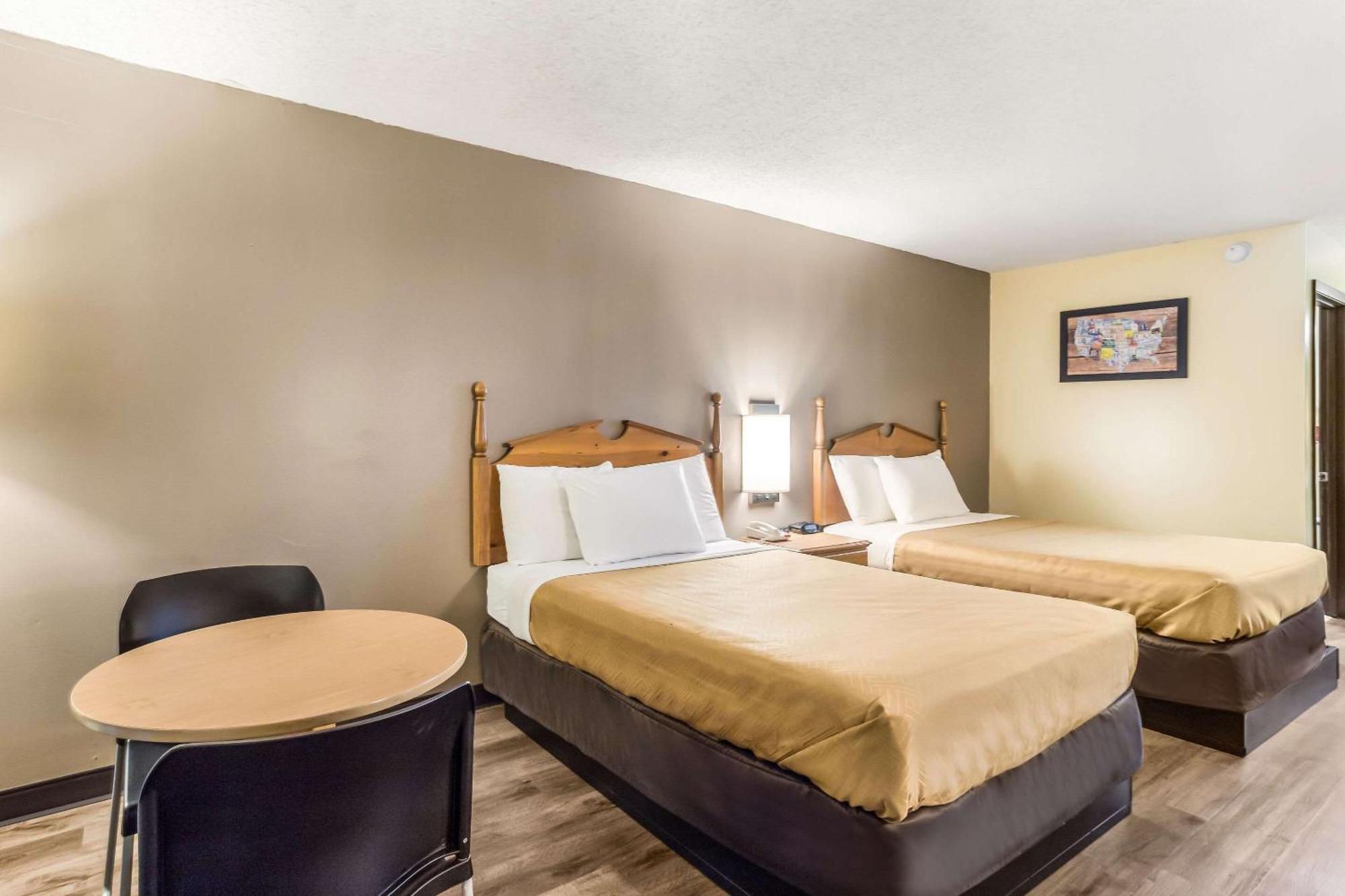 Econo Lodge Clinton Luaran gambar