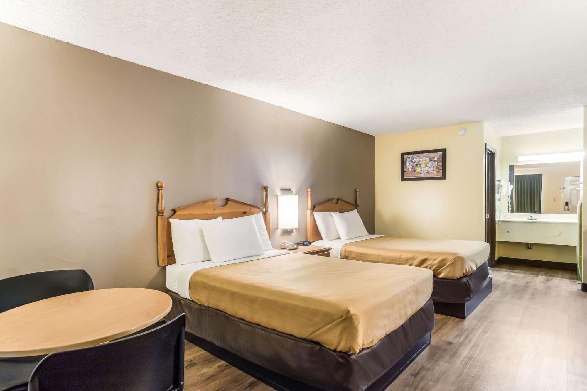 Econo Lodge Clinton Luaran gambar