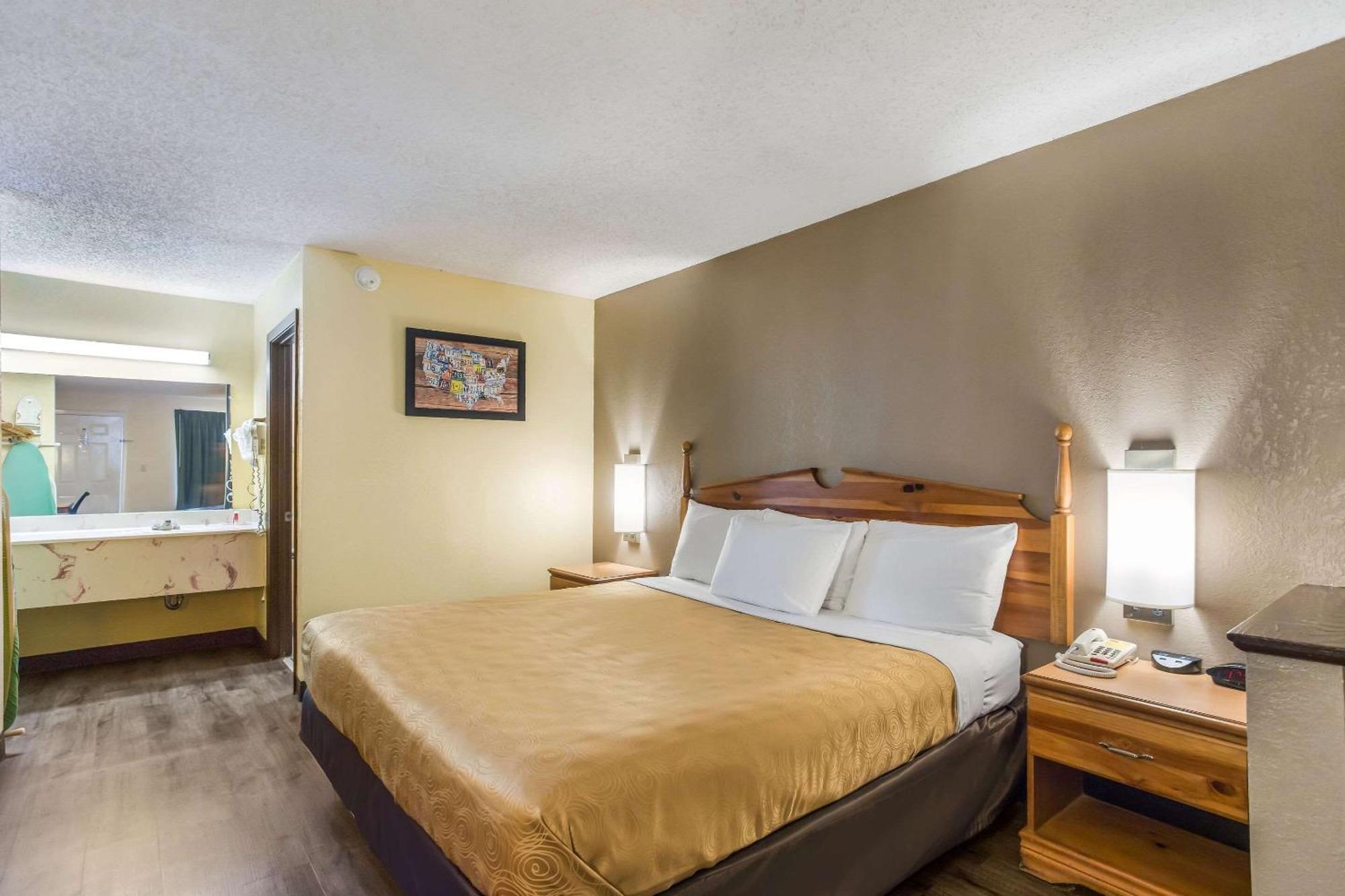 Econo Lodge Clinton Luaran gambar